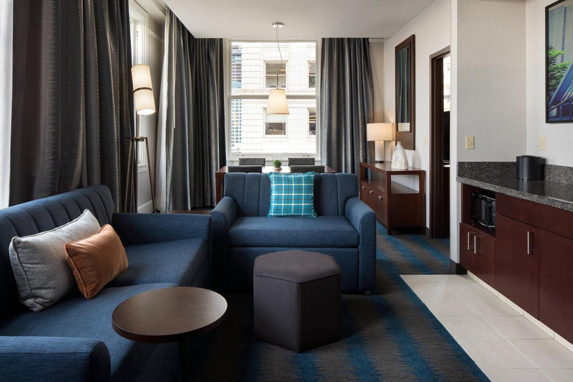 Courtyard Seattle Downtown / Pioneer Square Hotel Екстериор снимка