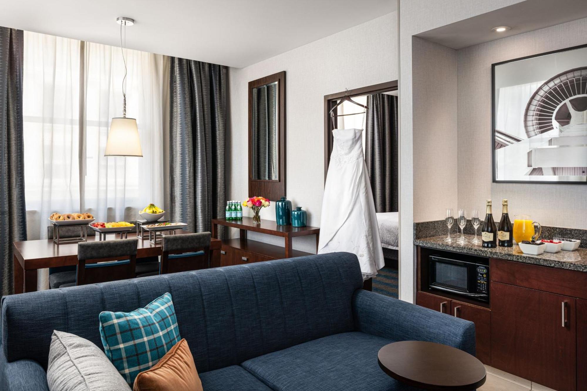 Courtyard Seattle Downtown / Pioneer Square Hotel Екстериор снимка