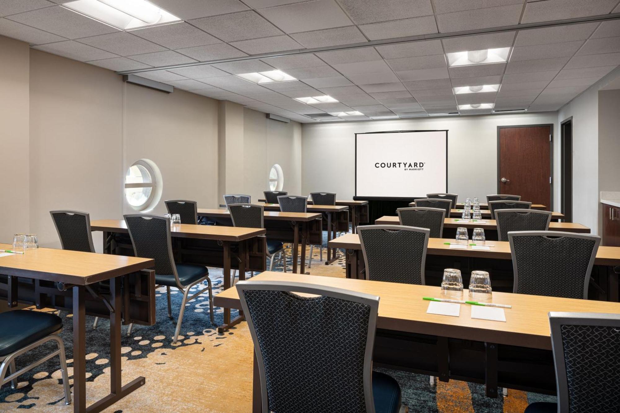 Courtyard Seattle Downtown / Pioneer Square Hotel Екстериор снимка