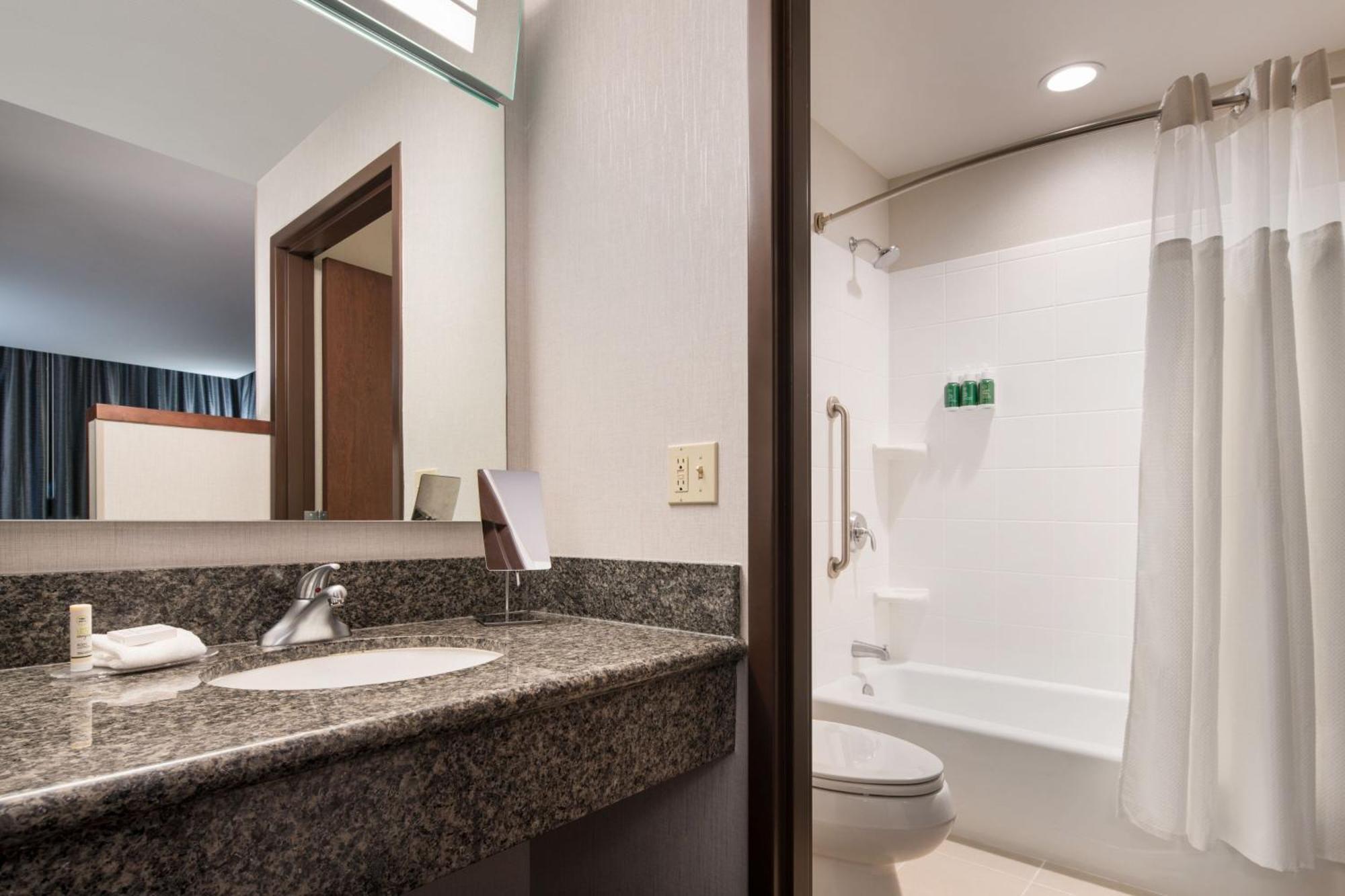 Courtyard Seattle Downtown / Pioneer Square Hotel Екстериор снимка
